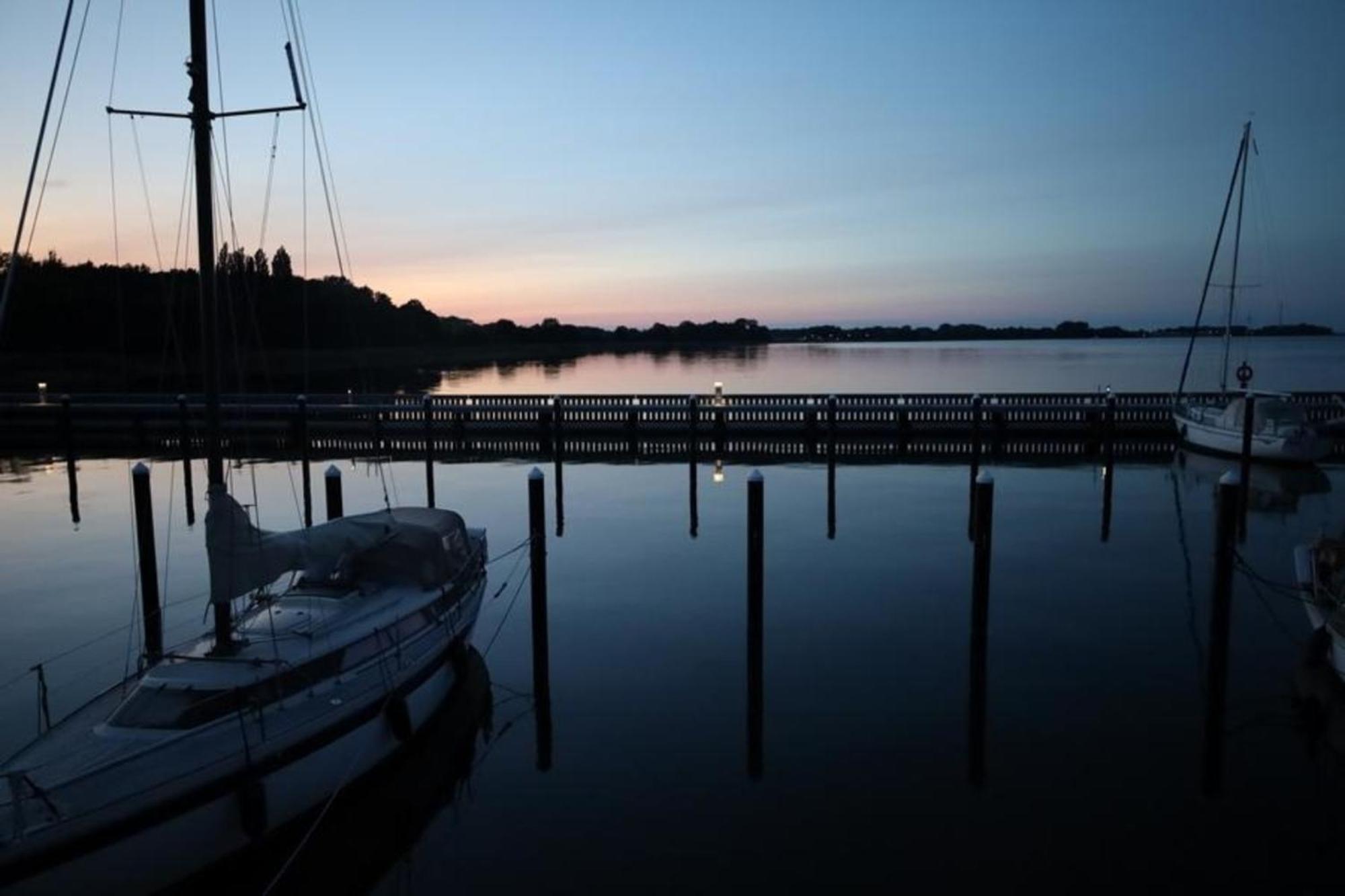 Hausboot Liliput Hotel Stralsund Bagian luar foto