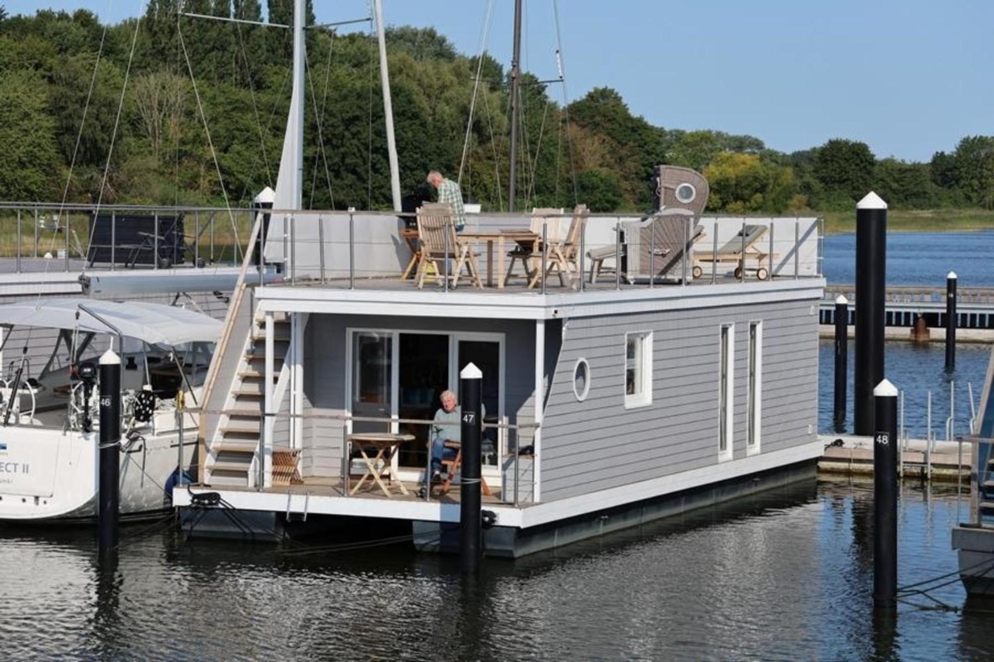 Hausboot Liliput Hotel Stralsund Bagian luar foto